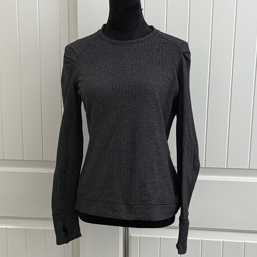 lululemon athletica Dark Gray Long Sleeve Tee. No tags but looks like size 4